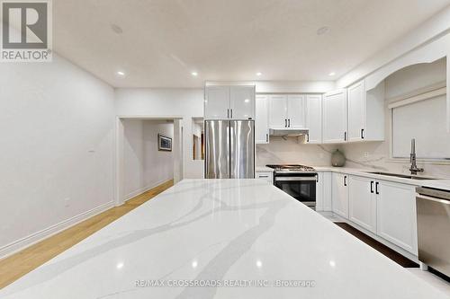 82 Jack Monkman Crescent, Markham, ON - Indoor Photo Showing Kitchen With Stainless Steel Kitchen With Upgraded Kitchen
