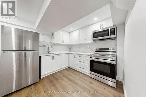 82 Jack Monkman Crescent, Markham, ON - Indoor Photo Showing Kitchen With Stainless Steel Kitchen