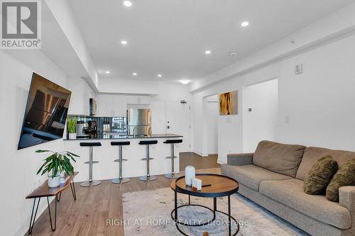 507 - 4 Spice Way, Barrie, ON - Indoor Photo Showing Living Room
