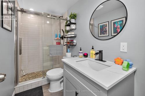 9 - 37 Bond Court, Guelph, ON - Indoor Photo Showing Bathroom