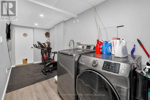 9 - 37 Bond Court, Guelph, ON - Indoor Photo Showing Laundry Room