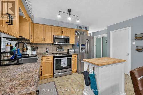 9 - 37 Bond Court, Guelph, ON - Indoor Photo Showing Kitchen With Stainless Steel Kitchen