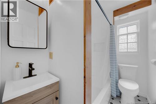 98 Edith Avenue, Saint John, NB - Indoor Photo Showing Bathroom