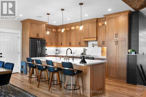 156 Pine View Drive, West Grey, ON - Indoor Photo Showing Kitchen With Upgraded Kitchen