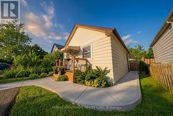435 WAVERLY STREET  Hamilton, ON L8H 6R5