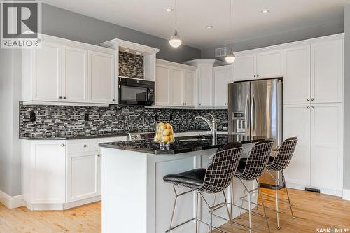 419 Paton Place, Saskatoon, SK - Indoor Photo Showing Kitchen With Upgraded Kitchen