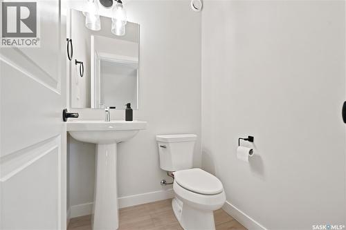 41 651 Dubois Crescent, Saskatoon, SK - Indoor Photo Showing Bathroom