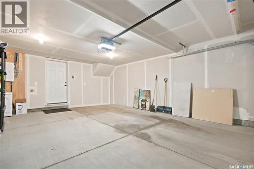 41 651 Dubois Crescent, Saskatoon, SK - Indoor Photo Showing Garage
