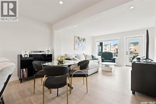 41 651 Dubois Crescent, Saskatoon, SK - Indoor Photo Showing Living Room