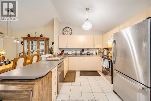 1739 Castleton Avenue, Windsor, ON - Indoor Photo Showing Kitchen