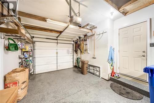1739 Castleton Avenue, Windsor, ON - Indoor Photo Showing Garage