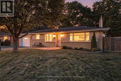 47 GRANDVIEW STREET N Oshawa (Eastdale), ON L1G 6N6