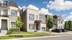 44 DAVID DUNLAP BOULEVARD Richmond Hill, ON L4C 4Z1
