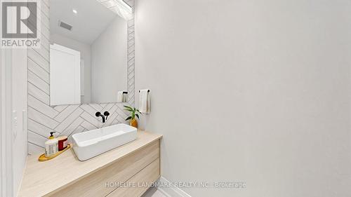 44 David Dunlap Boulevard, Richmond Hill, ON -  Photo Showing Other Room