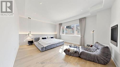 44 David Dunlap Boulevard, Richmond Hill, ON - Indoor Photo Showing Bedroom