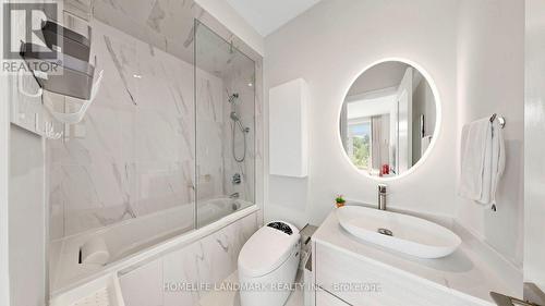 44 David Dunlap Boulevard, Richmond Hill, ON - Indoor Photo Showing Bathroom