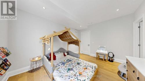 44 David Dunlap Boulevard, Richmond Hill, ON - Indoor Photo Showing Bedroom