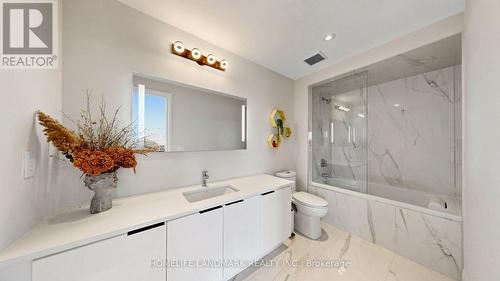 44 David Dunlap Boulevard, Richmond Hill, ON - Indoor Photo Showing Bathroom
