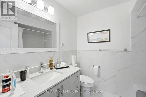 15 Madonna Gardens, Toronto, ON - Indoor Photo Showing Bathroom