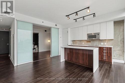 1512 - 300 Lisgar Street, Ottawa, ON - Indoor Photo Showing Kitchen