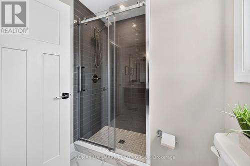 595 Decoeur Drive, Ottawa, ON - Indoor Photo Showing Bathroom