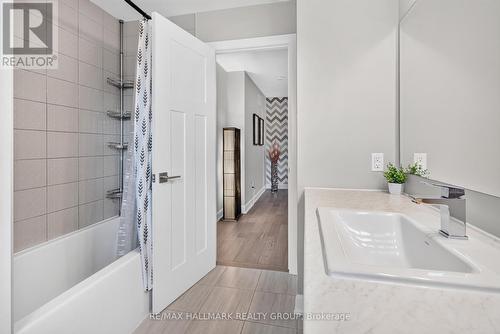 595 Decoeur Drive, Ottawa, ON - Indoor Photo Showing Bathroom