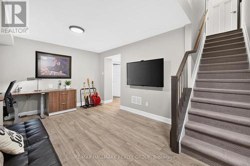 595 Decoeur Drive, Ottawa, ON - Indoor