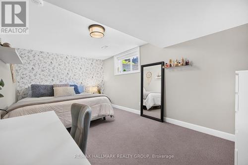 595 Decoeur Drive, Ottawa, ON - Indoor Photo Showing Bedroom