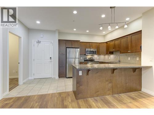 3842 Old Okanagan Highway Unit# 4205, West Kelowna, BC - Indoor Photo Showing Kitchen With Upgraded Kitchen