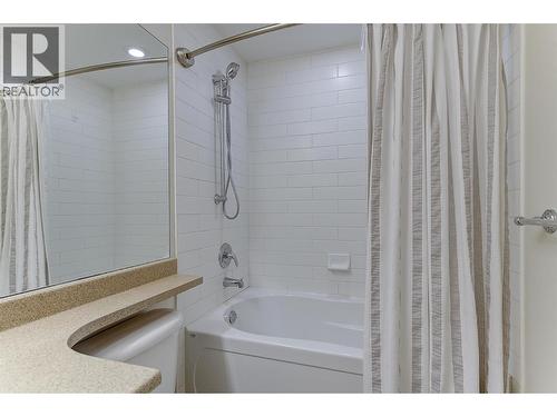 3842 Old Okanagan Highway Unit# 4205, West Kelowna, BC - Indoor Photo Showing Bathroom
