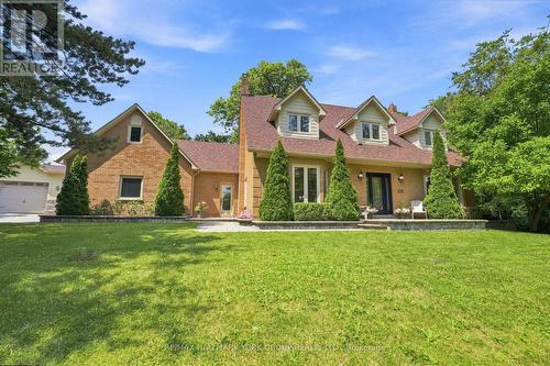 111 Whispering Pine Trail, Aurora, ON - Outdoor