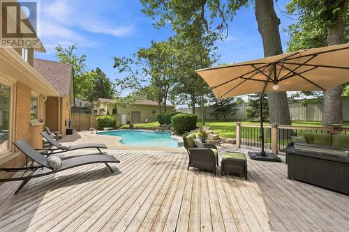 111 Whispering Pine Trail, Aurora, ON - Outdoor With Deck Patio Veranda With Exterior