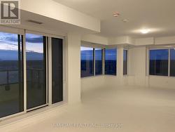 902 - 2481 TAUNTON ROAD Oakville, ON L6H 3R7