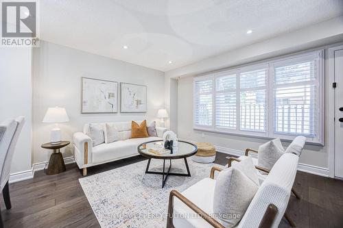 87 Crab Apple Way, Toronto, ON - Indoor Photo Showing Living Room