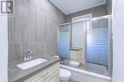 1747 Coram Crescent, Mississauga, ON - Indoor Photo Showing Bathroom
