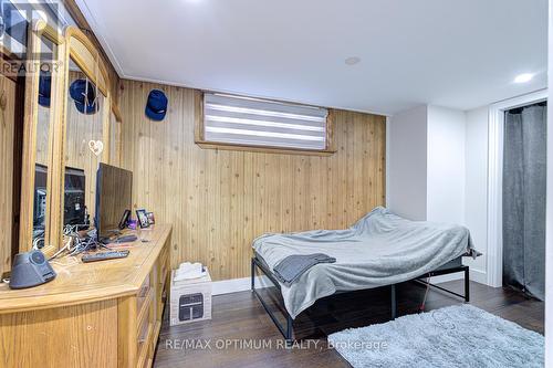 1747 Coram Crescent, Mississauga, ON - Indoor Photo Showing Bedroom