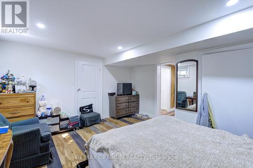1747 Coram Crescent, Mississauga, ON - Indoor Photo Showing Bedroom