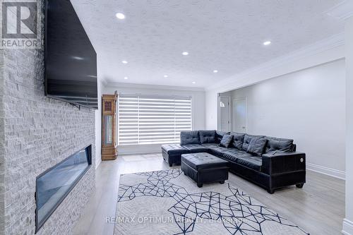 1747 Coram Crescent, Mississauga, ON - Indoor Photo Showing Other Room