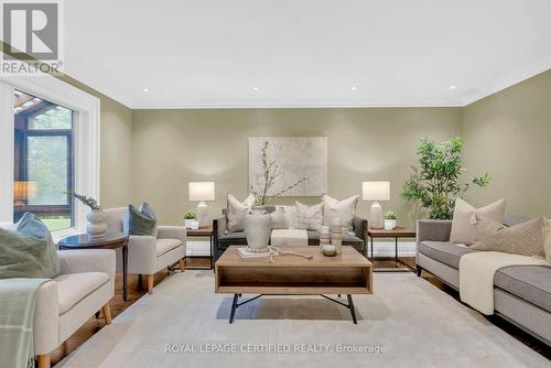 3650 Baird Court, Mississauga, ON - Indoor Photo Showing Living Room