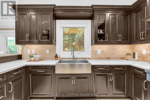 3650 Baird Court, Mississauga, ON - Indoor Photo Showing Kitchen