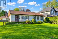 10 OAKLEY Court  Ancaster, ON L9G 1T5