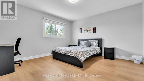362 Kingsbridge Garden Circle, Mississauga, ON - Indoor Photo Showing Bedroom