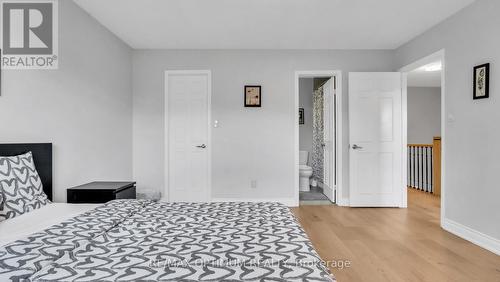 362 Kingsbridge Garden Circle, Mississauga, ON - Indoor Photo Showing Bedroom