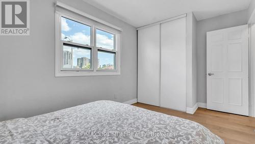 362 Kingsbridge Garden Circle, Mississauga, ON - Indoor Photo Showing Bedroom