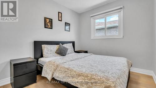362 Kingsbridge Garden Circle, Mississauga, ON - Indoor Photo Showing Bedroom