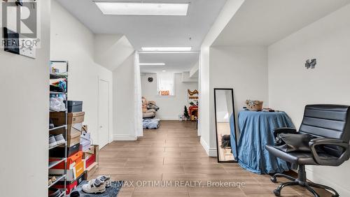 362 Kingsbridge Garden Circle, Mississauga, ON - Indoor