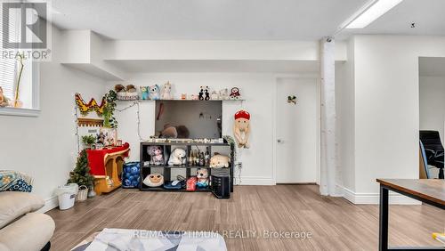 362 Kingsbridge Garden Circle, Mississauga, ON - Indoor Photo Showing Other Room