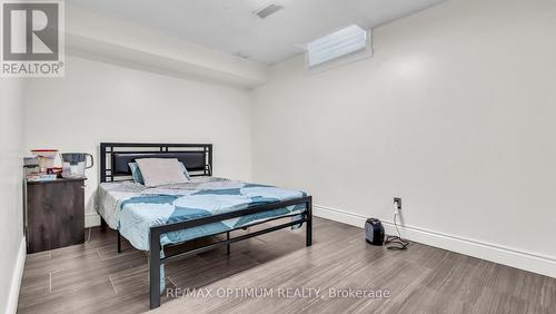 362 Kingsbridge Garden Circle, Mississauga, ON - Indoor Photo Showing Bedroom