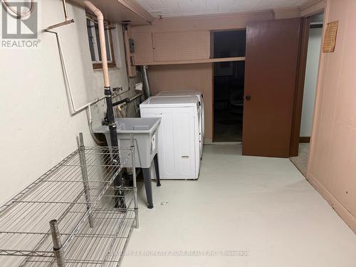 6300 Corwin Crescent, Niagara Falls, ON - Indoor Photo Showing Laundry Room