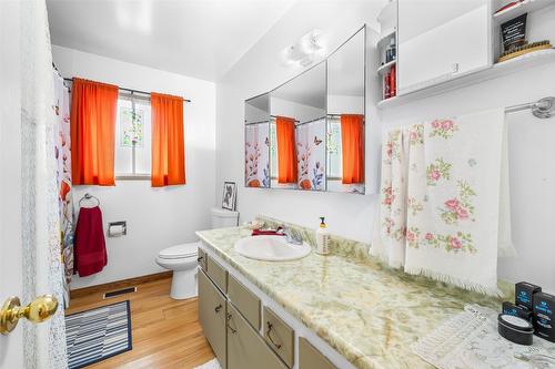 285 Tadanac Boulevard, Kimberley, BC - Indoor Photo Showing Bathroom